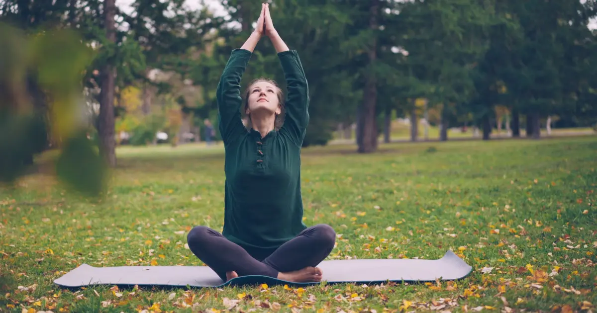 Qué le pasa a tu cuerpo y tu mente cuando hacés yoga | Solarte